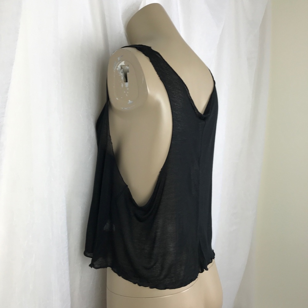 🚫SOLD🚫 NWT Black Grey Geometric Sheer Crop Tank - Picture 5 of 7